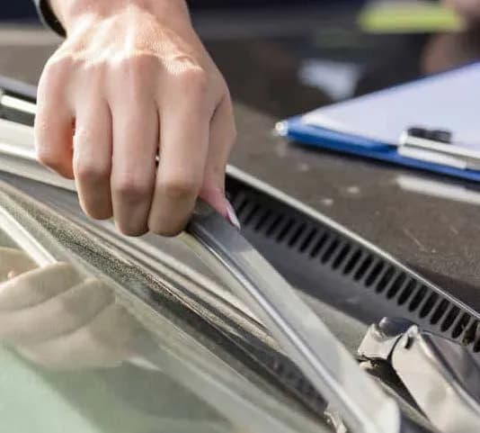 Kto wynalazł wycieraczki samochodowe? Niezwykłe historie wynalazców