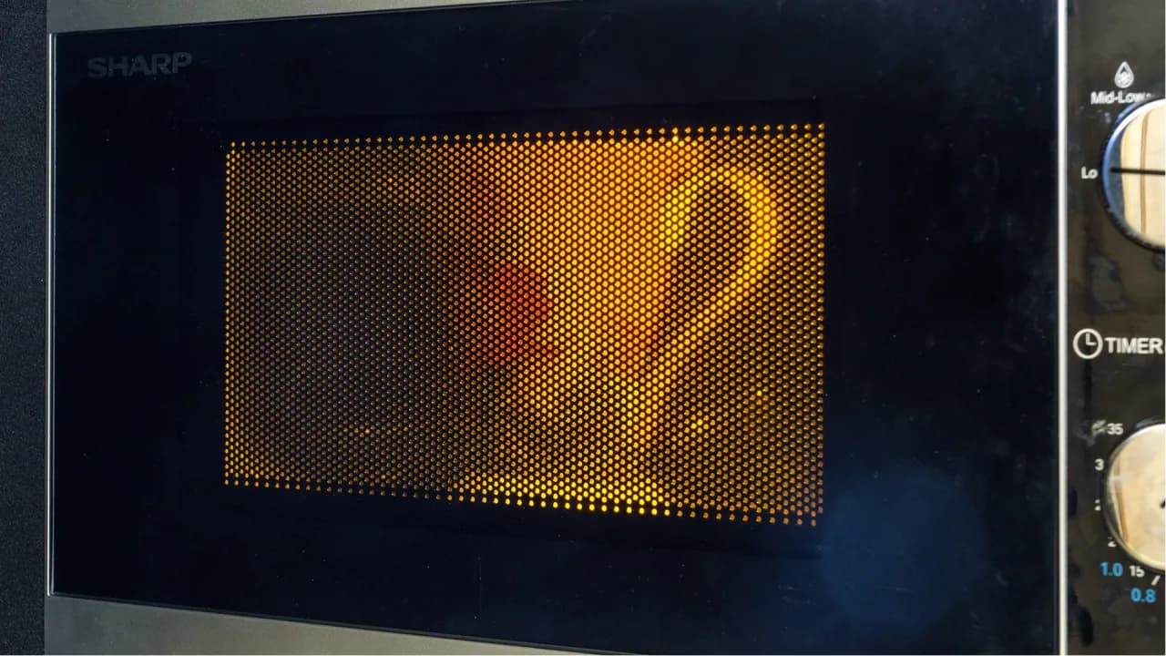 Kto odkrył mikrofale? Niezwykła historia i znaczenie wynalazku