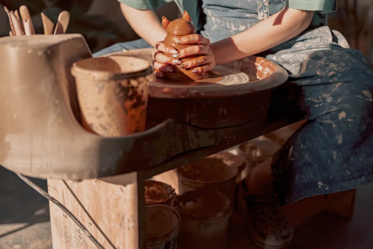 Kto wynalazł koło garncarskie? Tajemnice i historia tego wynalazku